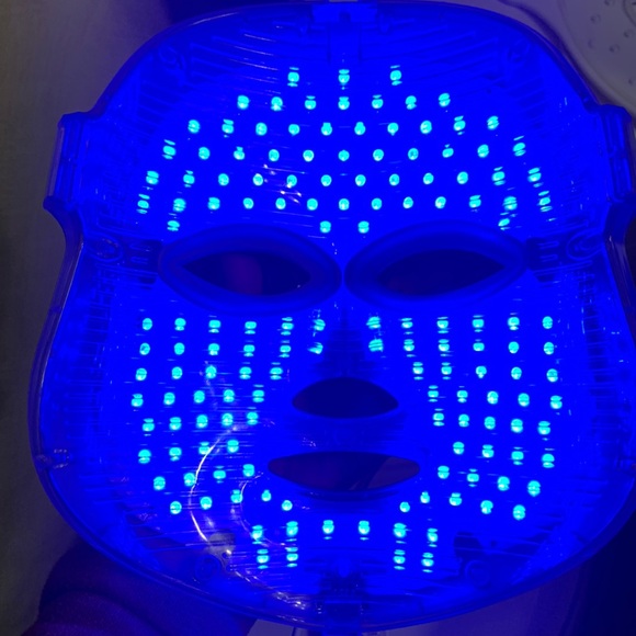 Rejuven LED Mask - Picture 5 of 6